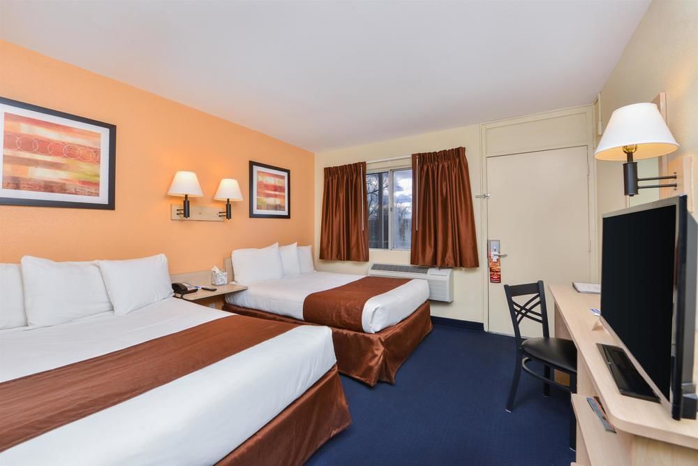 Days Inn By Wyndham New Philadelphia Esterno foto
