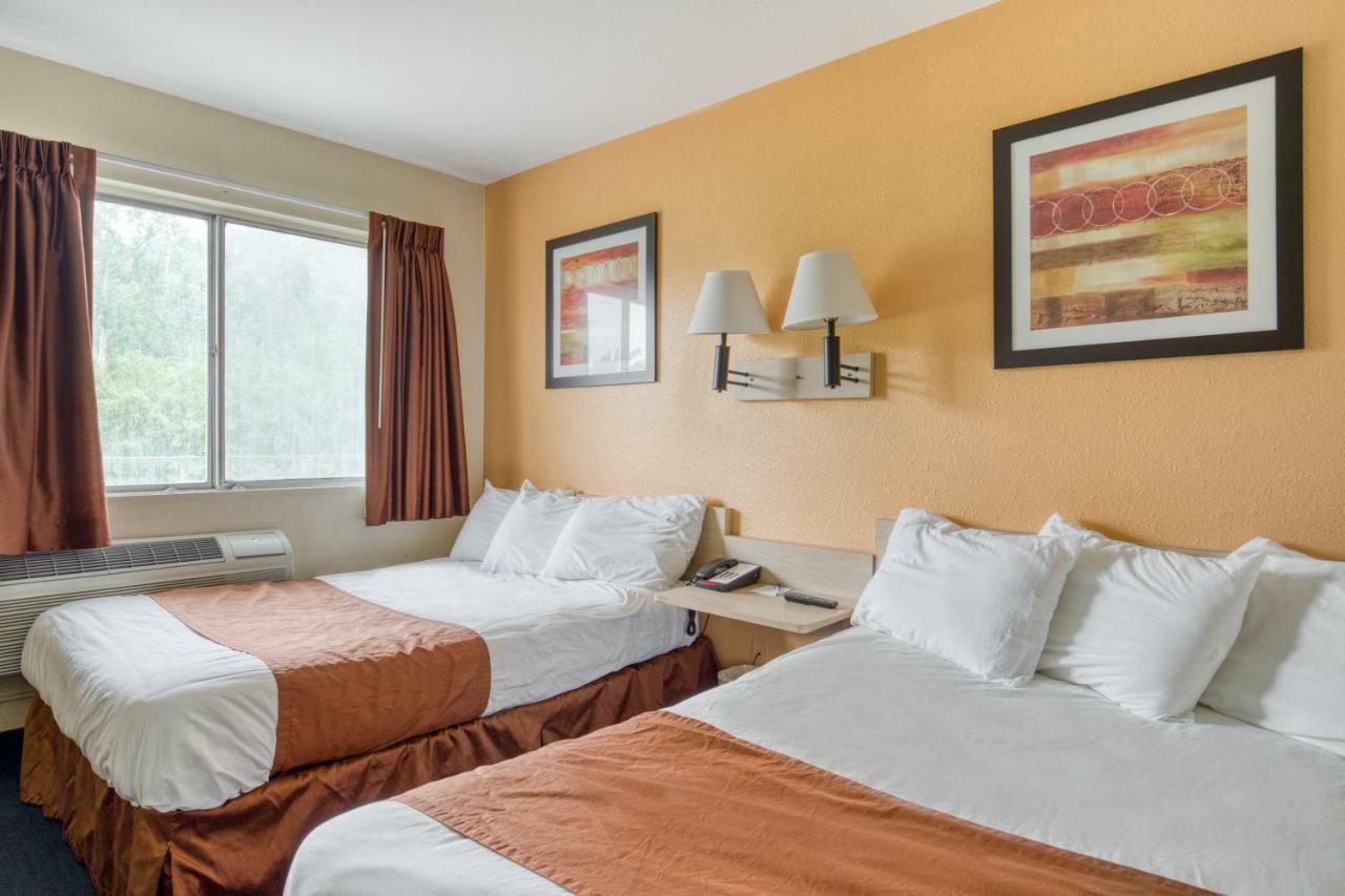 Days Inn By Wyndham New Philadelphia Esterno foto