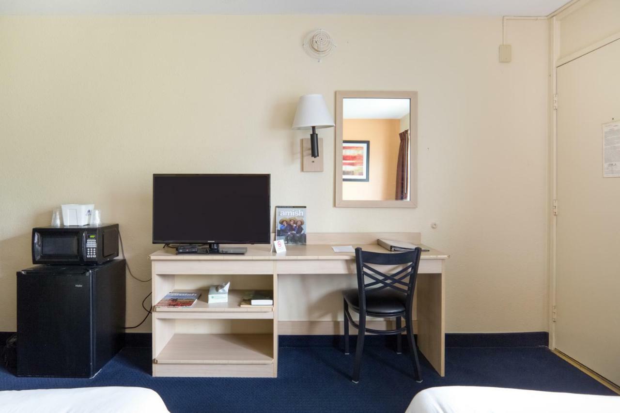 Days Inn By Wyndham New Philadelphia Esterno foto
