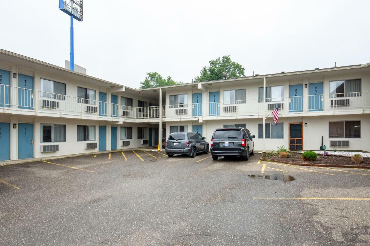 Days Inn By Wyndham New Philadelphia Esterno foto