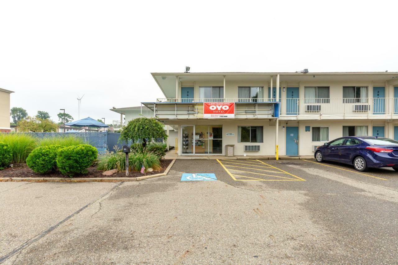 Days Inn By Wyndham New Philadelphia Esterno foto